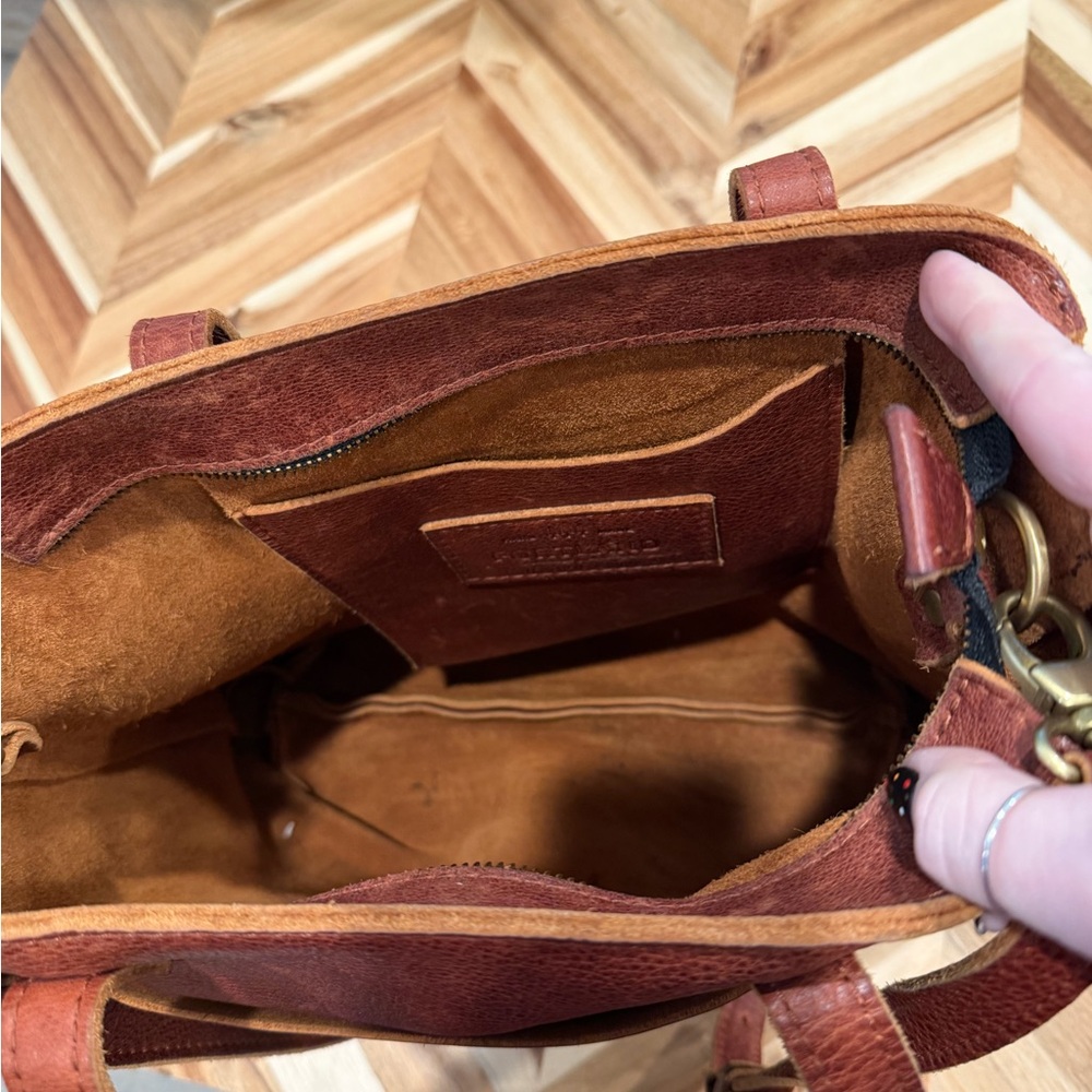 Portland Leather Brown Tote Bag - Picture 7 of 9